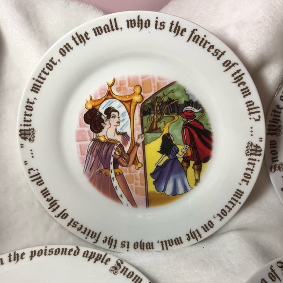 Disney Snow White 2012 Paul Cardew illustrated plates - set of 4 - Picture 2 of 7